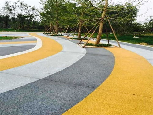 山東彩色透水地坪施工與裝飾應(yīng)用——以昌運(yùn)建筑工程公司為例